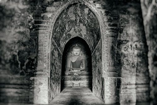 Zittende boeddha in tempelcomplex Bagan Birma Myanmar.