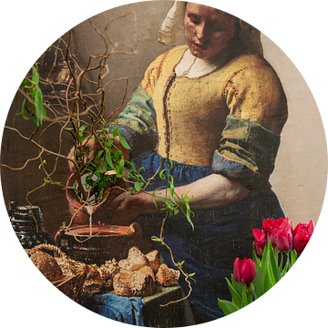 Het melkmeisje in haar tuinkamer. Tulp in rood. Oude Meesters.