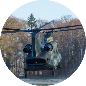 Chinook helikopter landt van Arjan van de Logt