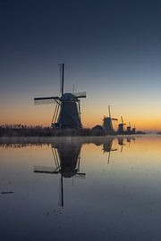 Lever de soleil à Kinderdijk. sur Koos de Vries
