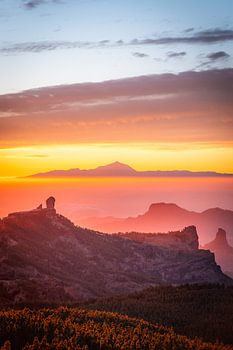 Espagne - Coucher de soleil sur le Pico de Las Nieves à Gran Canaria avec vue sur le Roque Nublo (0043)
