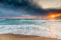Zonsondergang op het strand van Le Truc Vert in Frankrijk van Evert Jan Luchies thumbnail