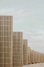 Stedelijke Ritmiek met Ruis – Houten Gevels in Repetitie (1/3) van Dixy Kracht