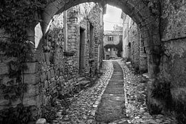 Arc de porte à Vaison la Romaine (noir et blanc)