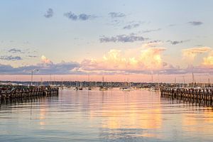 Pastellfarbener Sonnenaufgang am Hafen von San Diego von Joseph S Giacalone Photography
