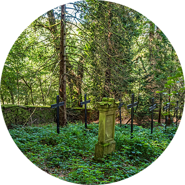 Mysterieuze rustplaats diep verborgen in het bos