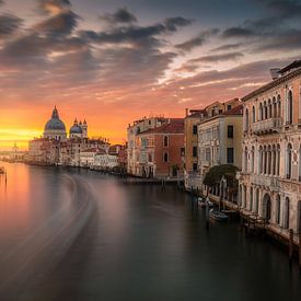 Lever de soleil à Venise sur Costas Ganasos