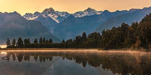 Sunrise at Lake Matheson by Henk Meijer Photography