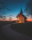 Chapelle dans la lumière du soir par Steffen Peters Aperçu