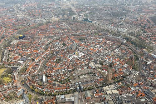 Luchtfoto Amersfoort met Lieve vrouwe toren.
