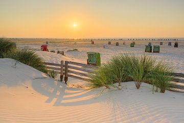 Avond op het strand in Norddorf op Amrum van Michael Valjak