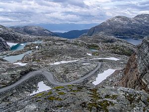kurvenreiche Straße in Norwegen