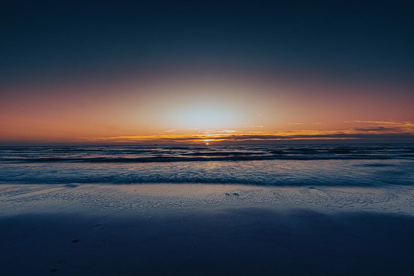 Sunset on the beach by Davadero Foto