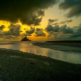 Mont Saint-Michel by Bert van Leeuwen