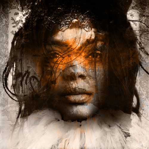 Urban Chic, Portret van een vrouw in zwart, wit, taupe en oranje