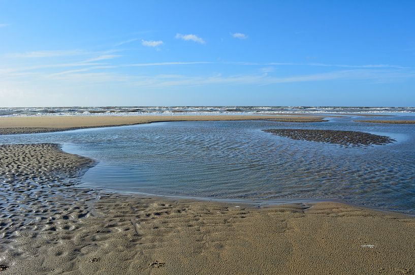 zwin in de zee met blauwe lucht water strand noordzee par Sigune italiaanser