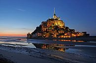 Le Mont-Saint Michel op het blauwe uur van Frank Herrmann thumbnail
