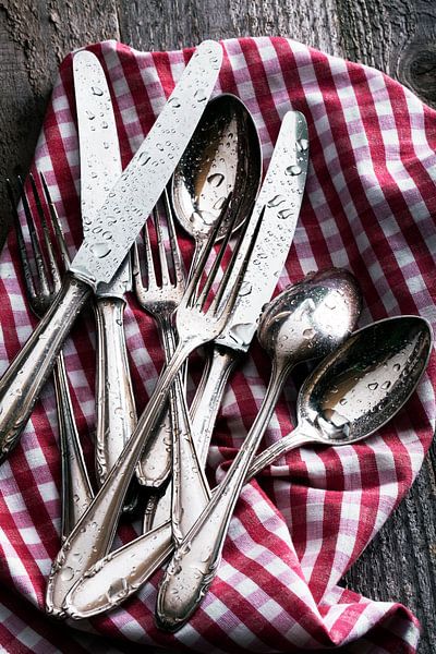 wet cutlery by Jürgen Wiesler