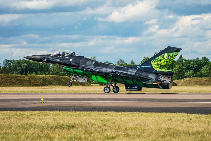 Le Dream Viper, le F-16 belge de démonstration, a atterri. par Jaap van den Berg