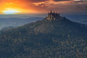 Ein Schloss im Abendhimmel