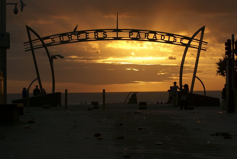 Surfers Paradise na een avondje uit! by Ilias Achkaoukaou