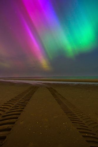 Aurore boréale sur la plage