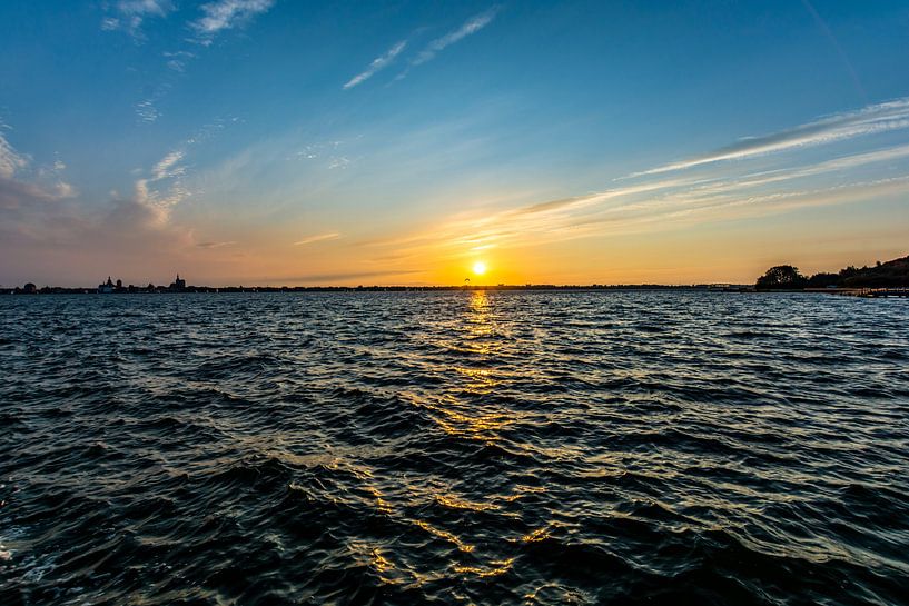 Sonnenuntergang am Hafen Altefähr, Insel Rügen von GH Foto & Artdesign