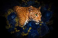 Kunstwerk von Leopard mit Blumen und goldenen Blättern von John van den Heuvel Miniaturansicht