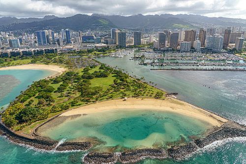 Skyline van Honolulu en Waikiki. van Jaap van den Berg