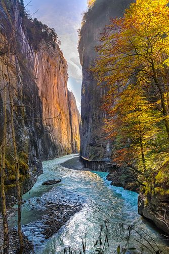 Early sunlight on the Alps