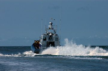 KNRM in Actie bij Ameland van Brian Morgan