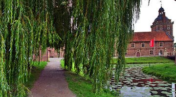 Château avec rideau de saule pleureur