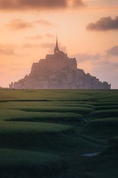 Zonsondergang bij de Mont Saint Michel - Normandië, Frankrijk van Etem Uyar