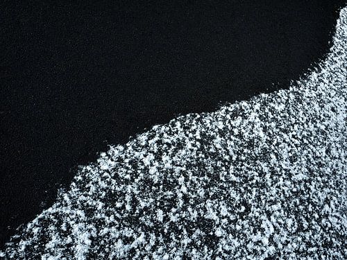 Tao – Snow On Black Sand