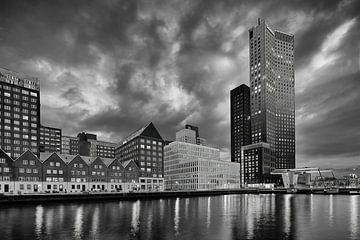 Rotterdam - Maastoren gezien vanaf de Spoorweghaven. van Kees Dorsman