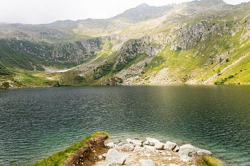 Het Lago Ritorto in de Dolomieten bij Madonna di Campiglio (landscape)