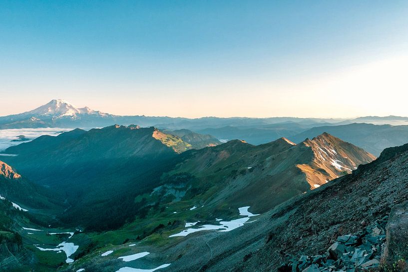 Knifes Edge auf dem PCT mit Blick auf den Mt. Ranier von Marc van den Elzen