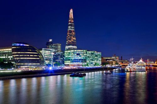 Night photography of The Shard and Town Hall in London