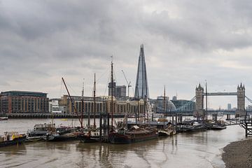 LONDON 08 by Tom Uhlenberg