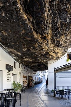 white houses that nestle around and into the mountain. Setenil de las Bodegas, Cádiz, Andalusia, Spain