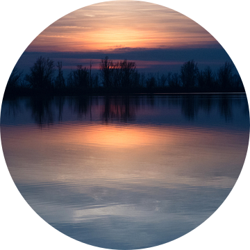 Zonsondergang Oostvaardersplassen blauw van Mirakels Kiekje