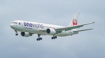 Boeing 767-300 de Japan Airlines aux couleurs de One World.