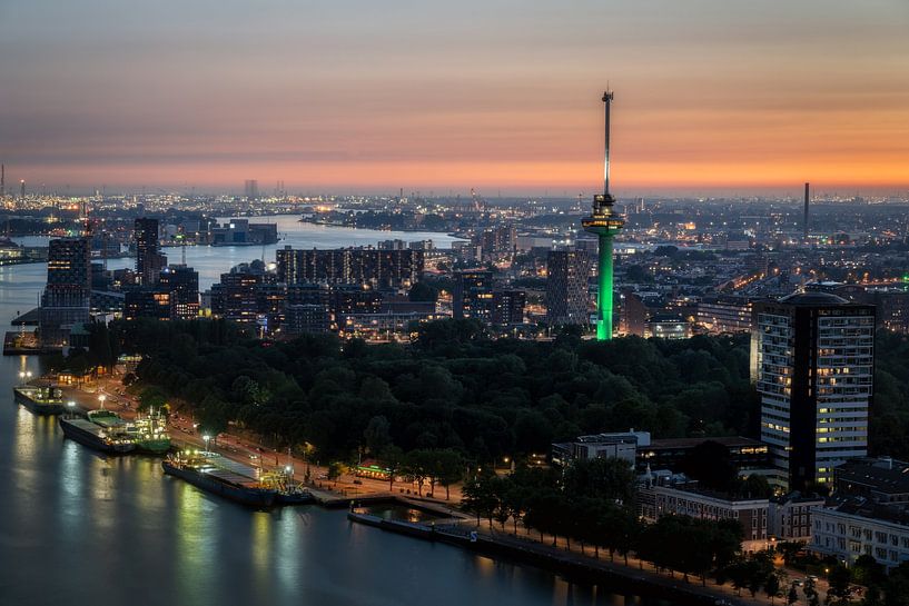 Soothing Sunset over Rotterdam - A Cityscape to Cherish by Roy Poots