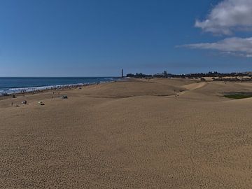 Uitzicht over het strand van Meloneras, Gran Canaria van Timon Schneider