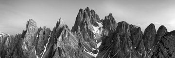 Panorama Dolomiten Schwarz-Weiß von Vincent Fennis