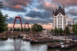 White house in  Rotterdam by Lorena Cirstea