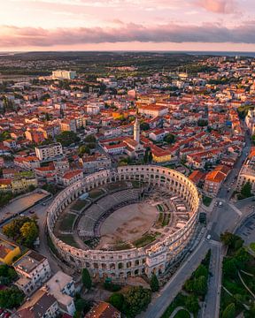 Arène de Pula au crépuscule sur Ewold Kooistra