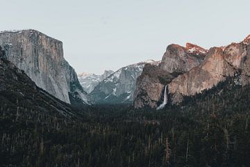 Classic but stunning view of Yosemite | photo art print van Elise van Gils