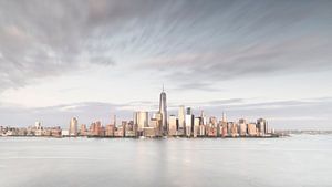 New York City Silver Skyline sur Marieke Feenstra