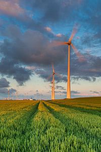 Windturbines in de Eemshaven van Ron Buist